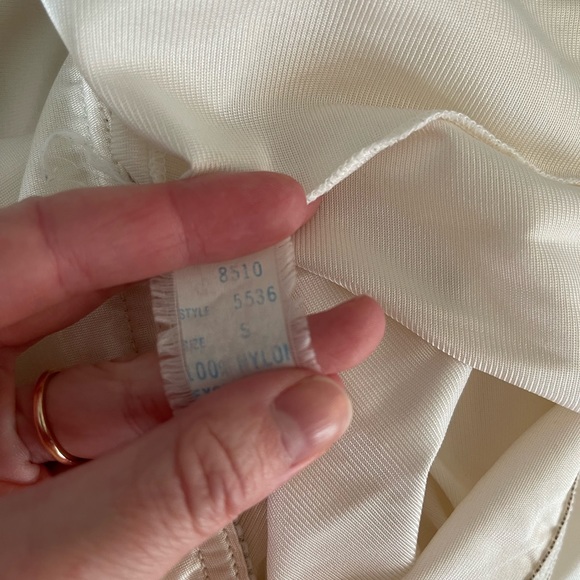 SOLD‼️VINTAGE Slip Nightie Set - Picture 5 of 5